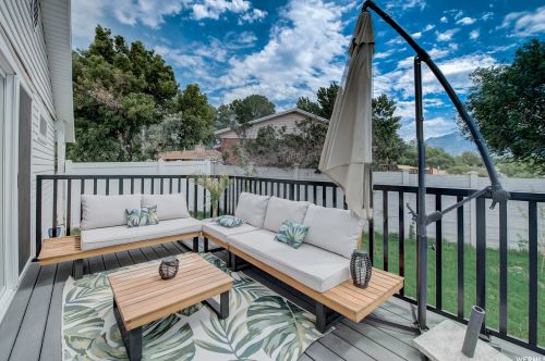 318 David Cir, Sandy UT 84070 exterior