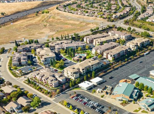 600 Moon Cir, Folsom CA  95630-4105 exterior