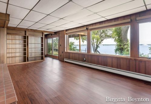 1661 Ruddiman Dr, Meskegon MI 49445-3041 exterior