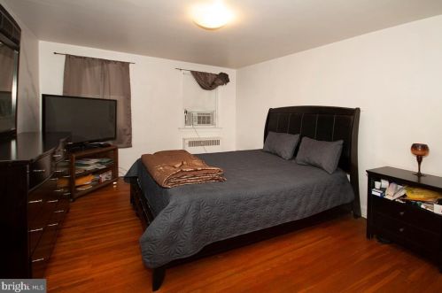 476 Randolph St, Camden NJ 08105-2721 exterior