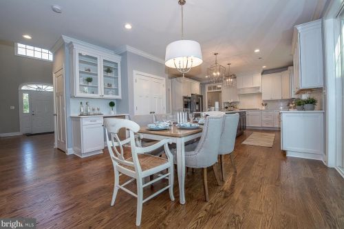 323 Abbey Rd, Berwyn PA 19312-1830 exterior