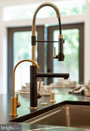 102 Ritchie Ave, Silver Spring MD  20910-5112 exterior