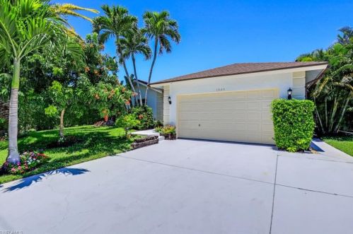 1625 Osprey Ave, Naples FL 34102-3417 exterior