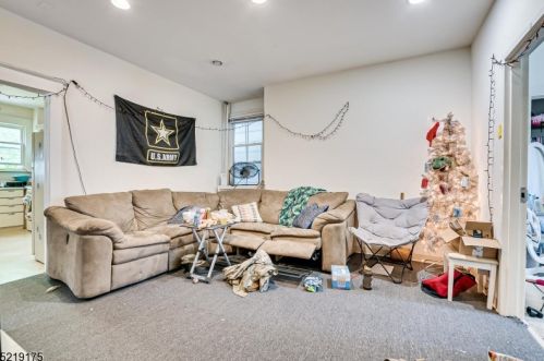 167 Hamilton St, New Brunswick NJ 08901-1806 exterior