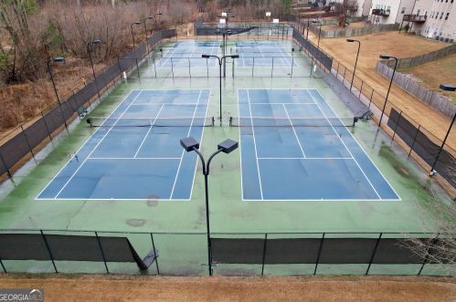 3940 Kingfisher Dr, Atlanta GA exterior