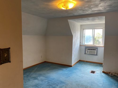 5704 Hampton St, Pittsburgh PA 15206-1618 exterior