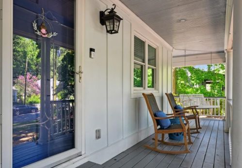 3433 Keswick Dr, Atlanta GA  30341-2616 exterior