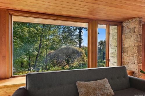 9 Fox Run, Armonk NY 10504-1011 exterior