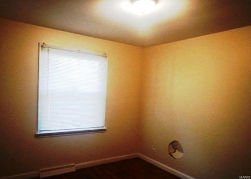 9824 Gloucester Dr, Saint Louis MO 63137-3365 exterior