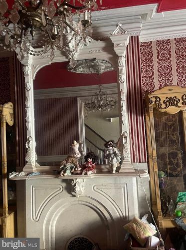 2209 Cumberland St, Philadelphia PA 19125-2204 exterior