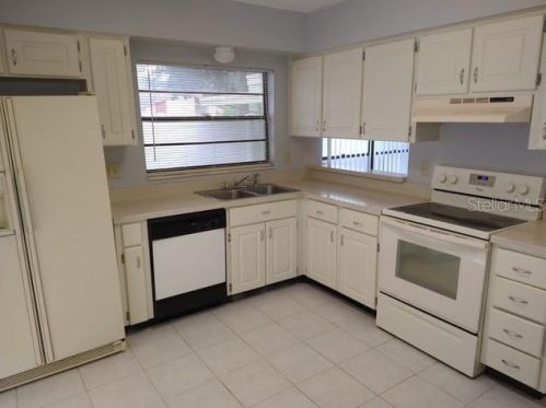 10312 Fernglen Pl, Tampa, FL 33624-5106