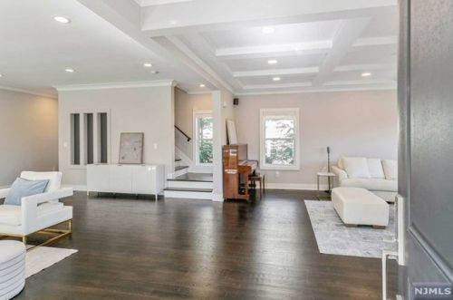 73 Cedar St, Cresskill, NJ 07626-2508