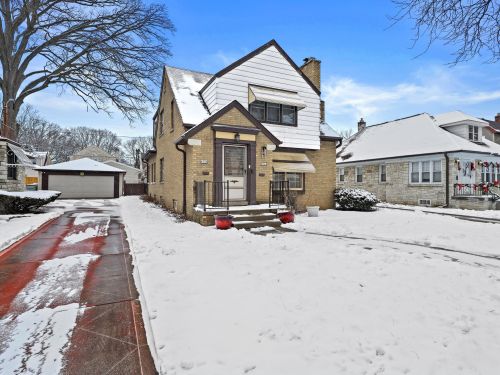 4544 Leon Ter, Milwaukee, WI 53216-2431