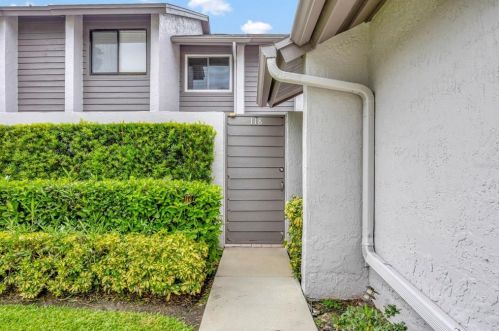 118 Olive Tree Cir, Altamonte Springs FL 32714-3239 exterior