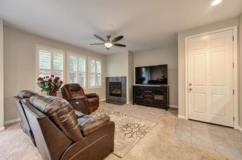 1305 Rivage Cir, Folsom, CA 95630-5607