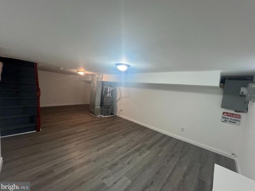 2510 Manton St, Philadelphia PA 19146-3916 exterior