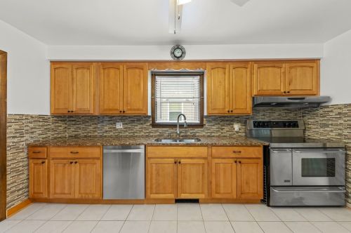 11643 Campbell Ave, Chicago IL 60655-1530 exterior