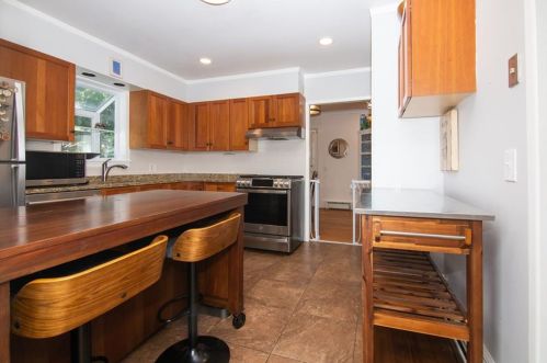 145 9th St, Providence RI  02906-2930 exterior