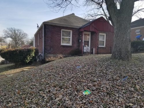 5226 Fletcher St, Saint Louis, MO 63136-1014