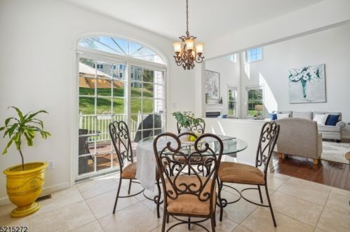 31 Baxter Ln, Town Center NJ 07052-1430 exterior