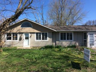 9208 Rochelle Dr, Indianapolis IN  46235-2232 exterior