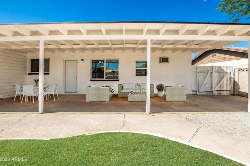 2925 42nd Ave, Phoenix AZ  85019-4323 exterior