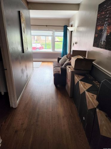 56 Jamaica Ave, Valley Stream NY 11580-6314 exterior