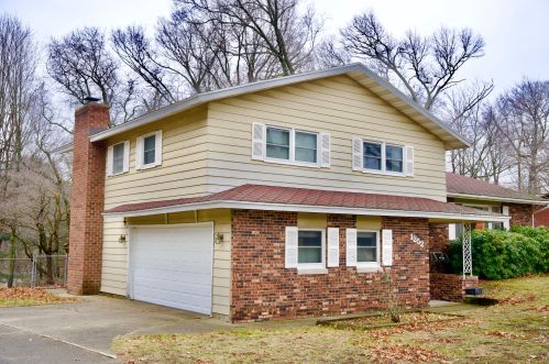 1252 Edinborough Dr, Meskegon, MI 49441-5324