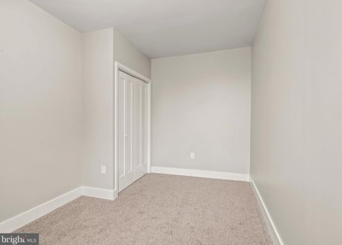 4039 6 St, Philadelphia PA 19140-2502 exterior