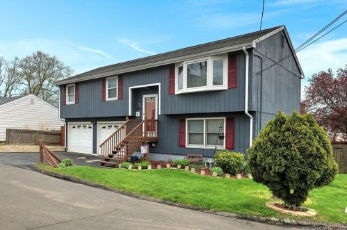 48 Stevens St, Milford, CT 06460-7854