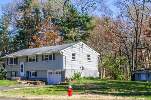 15 Avon Street Ext, Enfield, CT 06082-4536