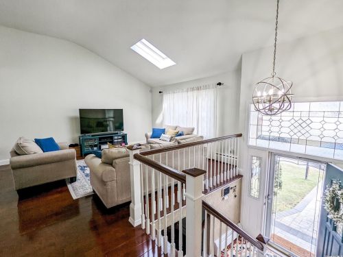 12 Kenswick Ln, Huntington Station NY 11746-2805 exterior