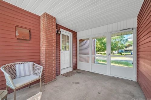 18 Cora St, Enfield CT 06082-5119 exterior