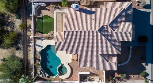 2737 Amberwood Dr, Phoenix AZ 85045-4208 exterior