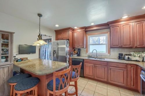 73 Stuart Dr, Poughkeepsie NY 12603-4719 exterior