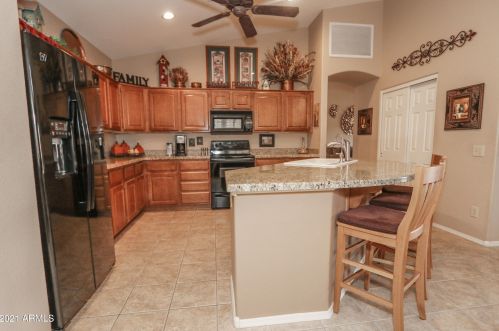 9910 Sunridge Dr, Chandler AZ 85248-6174 exterior