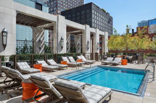 451 Grand Ave, Chicago IL  60611-6454 exterior