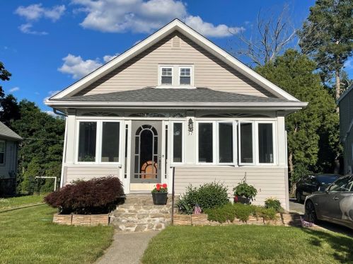 37 Mann St, Worcester, MA 01602-3449