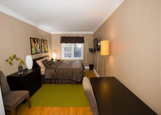 28 Bellevue Pl, Chicago IL  60611-6134 exterior