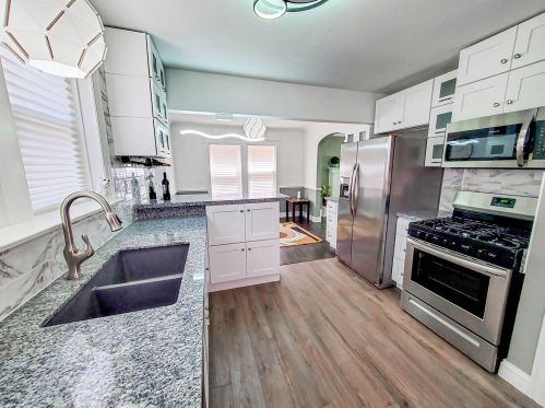 8029 Maplewood Ave, Chicago IL  60652-2807 exterior