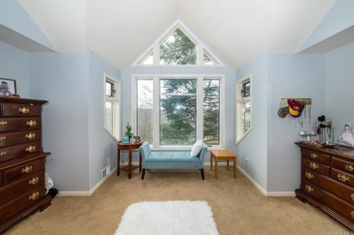 5 Fox Run, Armonk NY 10504-1011 exterior