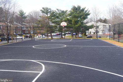 6439 Patience Ct, Alexandria VA 22315-3443 exterior