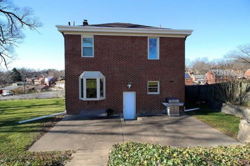 2400 Allender Ave, Pittsburgh PA 15220-3906 exterior