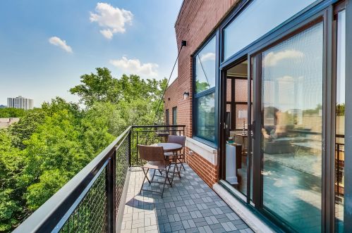 2 Leavitt St, Chicago IL  60612-3023 exterior