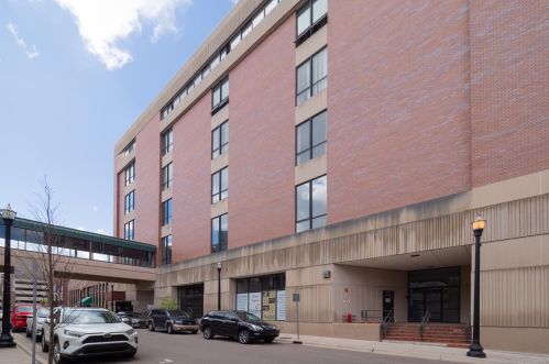 125 Kalamazoo Mall, Kalamazoo MI  49007-4804 exterior