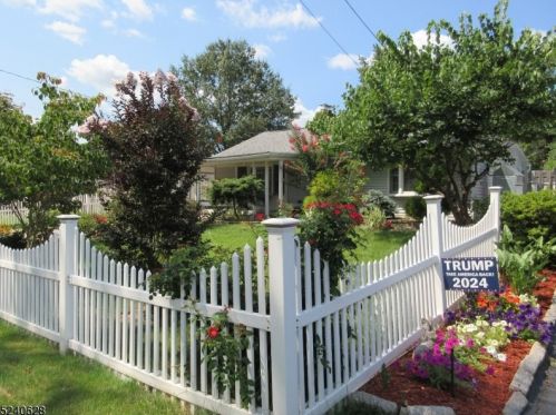 56 Elliot Pl, Edison, NJ 08817-5336