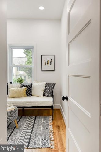 1427 Parkwood Pl, Washington DC  20010-3218 exterior