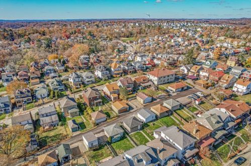 152 Jamaica Ave, Pittsburgh PA 15229-1748 exterior