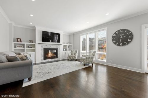 662 Parkside Ave, Elmhurst IL 60126-5029 exterior