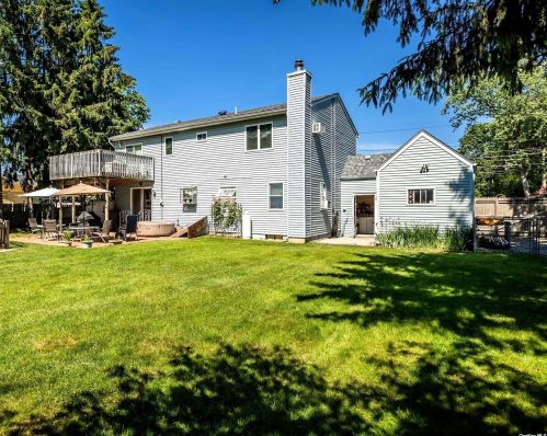 1638 Louis Kossuth Ave, Bohemia NY 11716-1514 exterior